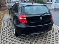 Gebraucht BMW 116 122 PS (89 kW) 2007 Schwarz Kleinwagen