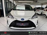 Gebraucht Toyota Yaris Hybrid Style 75 PS (55 kW) 2018 Weiß Limousine