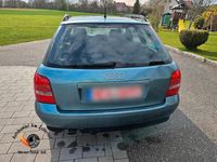 Używany Audi A4 102 KM (75 kW) 2001 Zielony Kombi