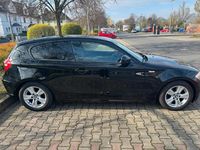 Gebraucht BMW 116 116 PS (85 kW) 2010 Schwarz Kleinwagen