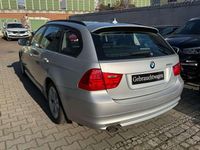 Gebraucht BMW 318 143 PS (105 kW) 2012 Titansilber metallic Kombi