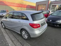 Gebraucht Mercedes B180 122 PS (89 kW) 2012 Silber Van / Kleinbus
