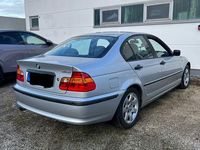 Gebraucht BMW 318 143 PS (105 kW) 2002 Silber Limousine