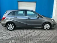 Gebraucht Mercedes B180 Style 122 PS (89 kW) 2016 Grau Kleinwagen