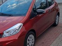 Gebraucht Toyota Yaris 69 PS (50 kW) 2012 Rot Kleinwagen