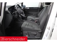 Gebraucht VW Touran Highline 150 PS (110 kW) 2023 Weiss Van / Kleinbus