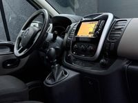 Gebraucht Renault Trafic Komfort 125 PS (91 kW) 2017 Weiß Van / Kleinbus