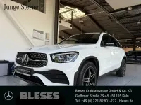 Gebraucht Mercedes GLC200 AMG 197 PS (144 kW) 2021 Unilack polarweiß SUV