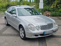 Używany Mercedes E320 204 KM (150 kW) 2004 Srebrny Sedan/Limuzyna