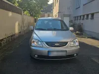 Gebraucht Kia Carens 139 PS (102 kW) 2005 Silber Van / Kleinbus
