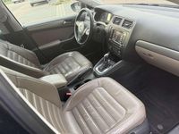 Gebraucht VW Jetta Highline 160 PS (117 kW) 2011 Deep black perleffekt Limousine