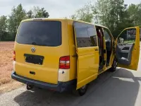 Second-hand VW Caravelle 131 CP (96 kW) 2007 Galben Van