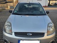 Gebraucht Ford Fiesta 80 PS (58 kW) 2007 Silber Kleinwagen