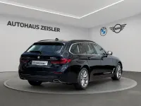 Gebraucht BMW 530e 184 PS (135 kW) 2024 Saphirschwarz Kombi