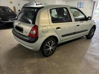 Gebraucht Renault Clio II 98 PS (72 kW) 2003 Silber Kleinwagen