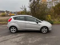 Usata Ford Fiesta 96 CV (70 kW) 2010 Argento Utilitaria
