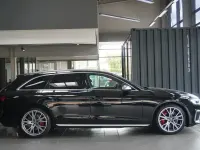 Gebraucht Audi S4 Ambiente 341 PS (250 kW) 2023 Mythosschwarz metallic (metallic) Kombi