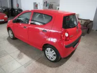 Gebraucht Nissan Pixo Acenta 68 PS (50 kW) 2010 Rot Kleinwagen