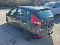 Gebraucht Ford Fiesta Trend 82 PS (60 kW) 2012 Pantherschwarz metallic Kleinwagen