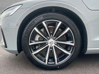 Gebraucht Volvo V60 Plus 349 PS (256 kW) 2025 Vapour grey Kombi