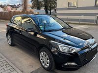 Gebraucht Hyundai i20 Classic 75 PS (55 kW) 2017 Schwarz Kleinwagen