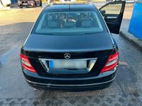 Second-hand Mercedes C200 184 CP (135 kW) 2010 Negru Berlinǎ