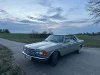 Gebraucht Mercedes 230 136 PS (100 kW) 1981 Andere farben Coupé