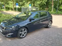 Gebraucht Peugeot 308 Allure 131 PS (96 kW) 2015 Grau Limousine
