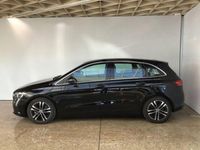 Gebraucht Mercedes 200 150 PS (110 kW) 2023 Unilack nachtschwarz Limousine