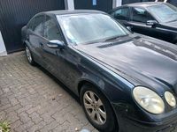 Second-hand Mercedes E240 177 CP (130 kW) 2003 Negru Berlinǎ