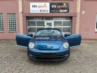 Gebraucht VW Beetle Cabriolet Design 105 PS (77 kW) 2016 Blau Cabrio