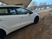 Używany Kia Ceed 101 KM (74 kW) 2016 Biały Hatchback