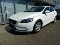 Gebraucht Volvo V40 Kinetic 122 PS (89 kW) 2017 Crystal white Limousine