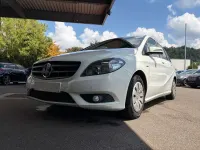 Gebraucht Mercedes B180 122 PS (89 kW) 2012 Calcitweiss  unilack Kleinwagen