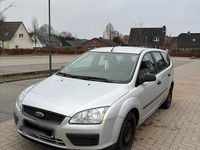 Gebraucht Ford Focus Trend 100 PS (73 kW) 2005 Silber Kombi