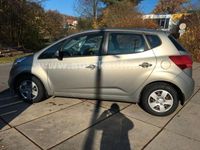 Gebraucht Kia Venga Spirit 125 PS (91 kW) 2016 Silber Kleinwagen