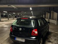 Gebraucht VW Polo 54 PS (39 kW) 2003 Schwarz Kleinwagen