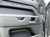 Neu Land Rover Defender SE Dynamic 249 PS (183 kW) 2025 Carpathian grey SUV