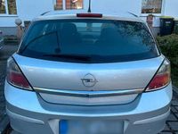 Gebraucht Opel Astra 116 PS (85 kW) 2008 Silber Kleinwagen