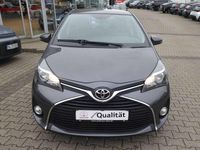 Gebraucht Toyota Yaris Active 69 PS (50 kW) 2016 Marlingrau Limousine