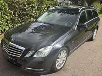 Gebraucht Mercedes E200 Classic 170 PS (125 kW) 2011 Schwarz Limousine
