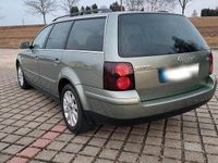 Usata VW Passat 130 CV (95 kW) 2003 Verde Station wagon