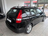 Gebraucht Hyundai i30 128 PS (94 kW) 2011 Schwarz Kombi