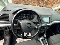 Gebraucht VW Sharan Comfortline 150 PS (110 kW) 2019 Braun Van / Kleinbus