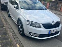 gebraucht Skoda Octavia Automatik ACC 8x bereift 2-Zonen Klima