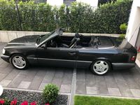 Gebraucht Mercedes E220 Sportline 150 PS (110 kW) 1993 Schwarz Cabrio