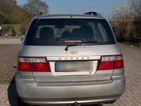 Gebraucht Kia Carens 139 PS (102 kW) 2006 Grau Van / Kleinbus