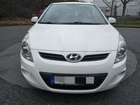 Gebraucht Hyundai i20 77 PS (56 kW) 2010 Weiß Limousine