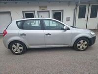 Gebraucht Kia Ceed 109 PS (80 kW) 2009 Silber Kleinwagen