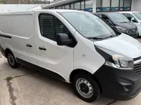 Gebraucht Opel Vivaro 121 PS (88 kW) 2019 Weiß Van / Kleinbus